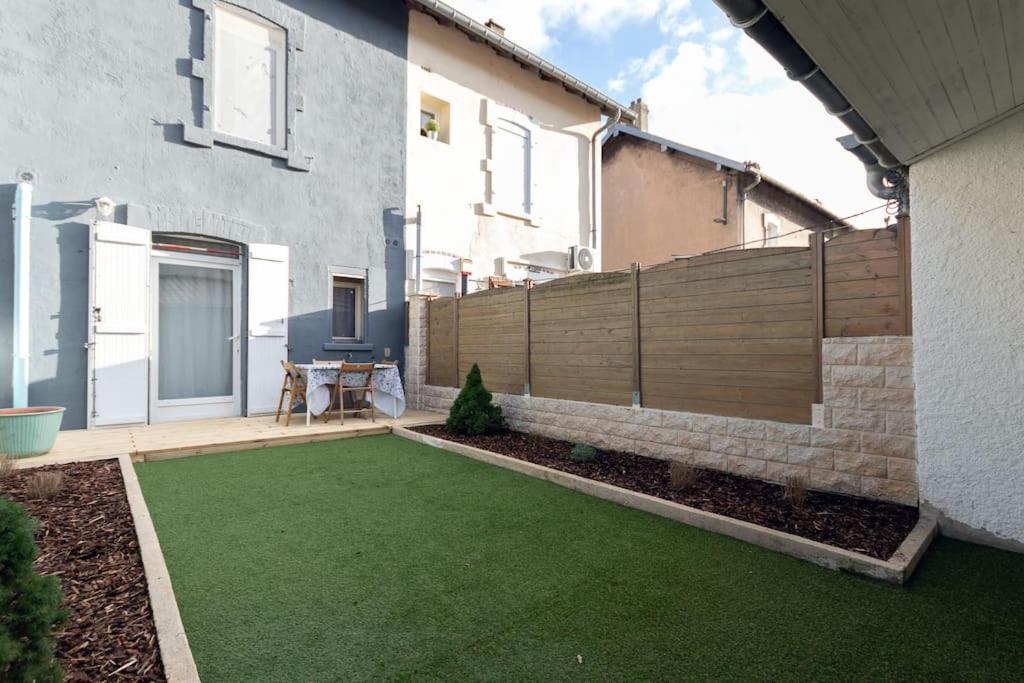 Le Graphite Apartment Auboue Luaran gambar
